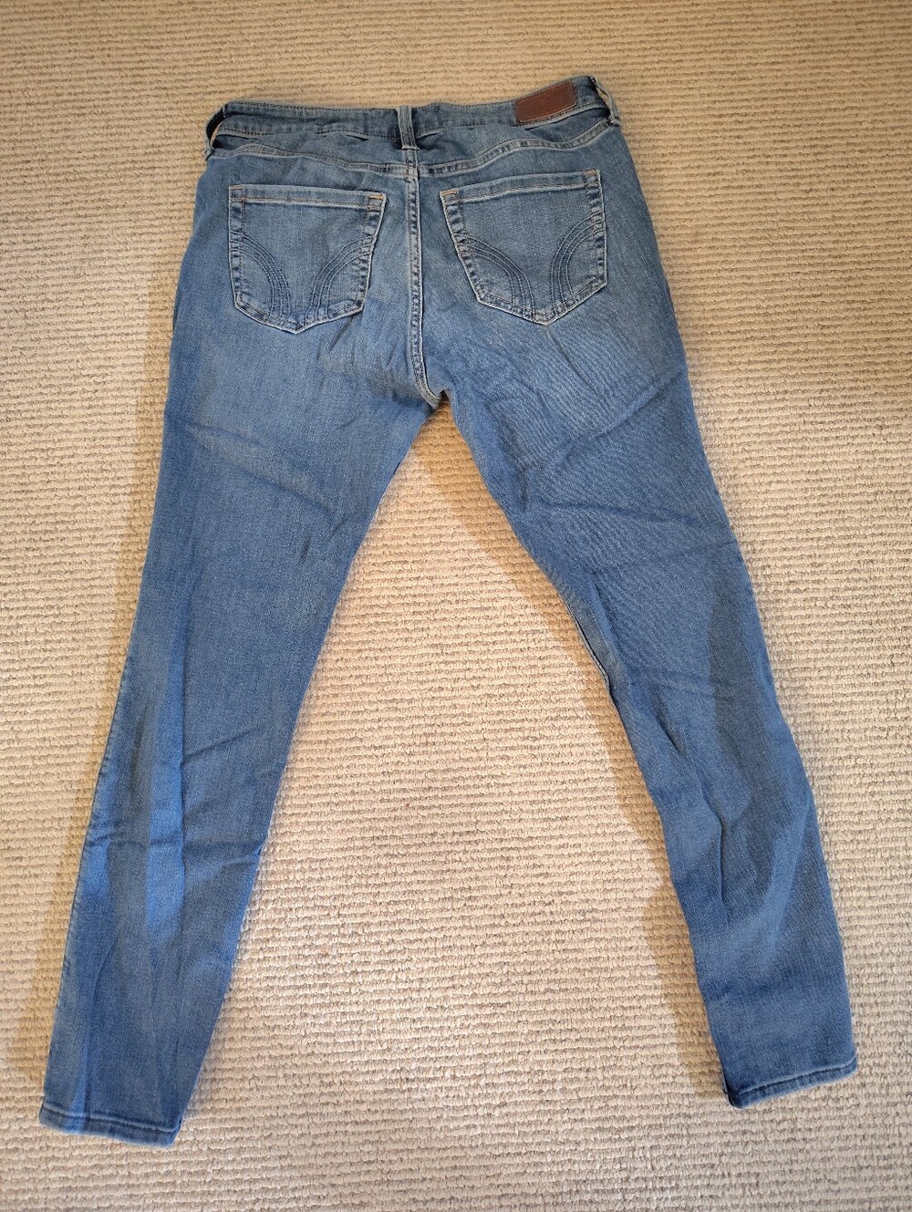 Hollister Women's Medium Blue Skinny Jeans - Picture 3 of 4
